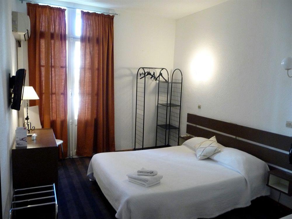 Hotel Alexander Perpignan Exterior photo
